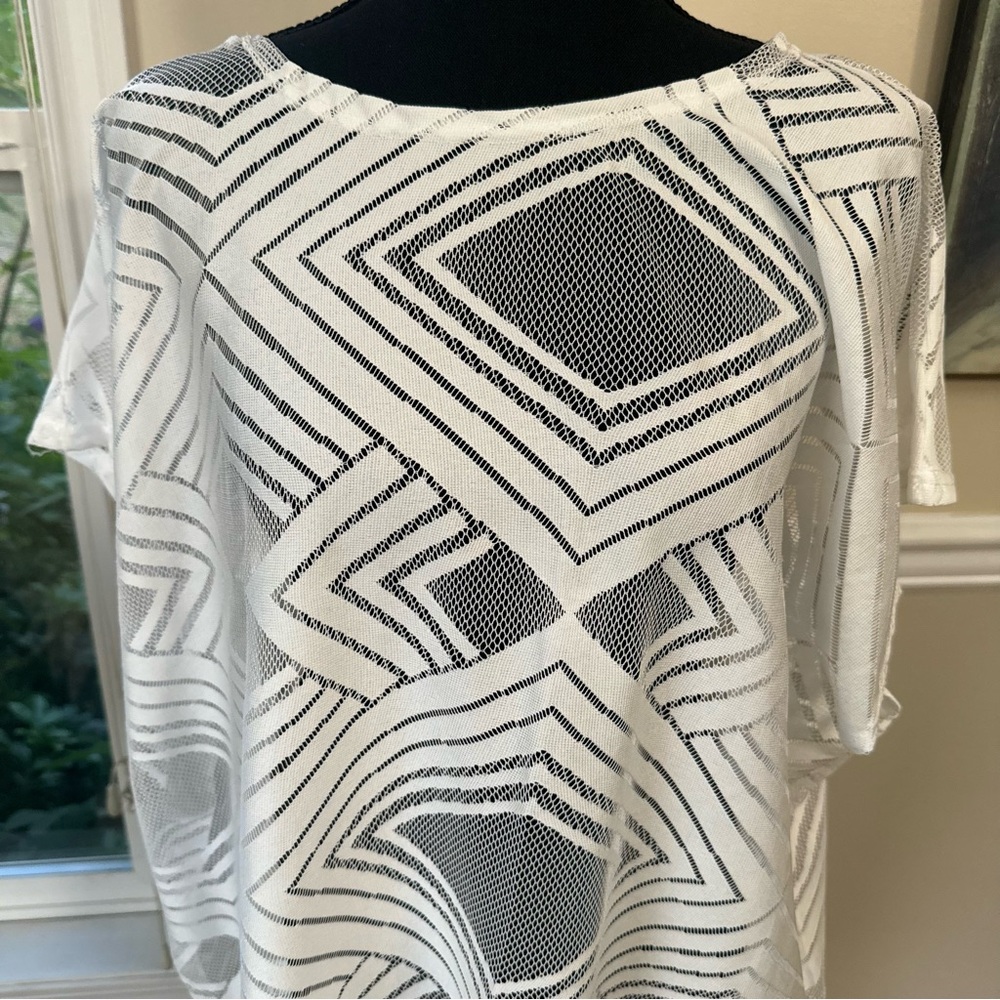 White‎ Geometric Patterned Fringe Cover-Up - Picture 2 of 7